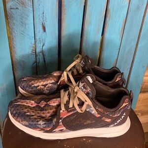 Ariat Fuse southwestern print athletic shoes size 6B brown